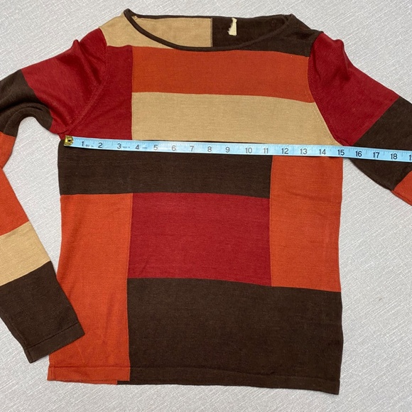 Lightweight Colorblock Sweater - Picture 2 of 5